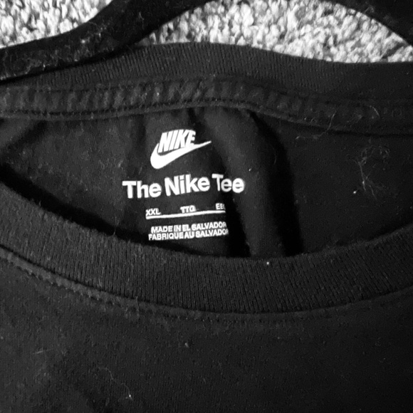 Nike T-shirt - Picture 2 of 3